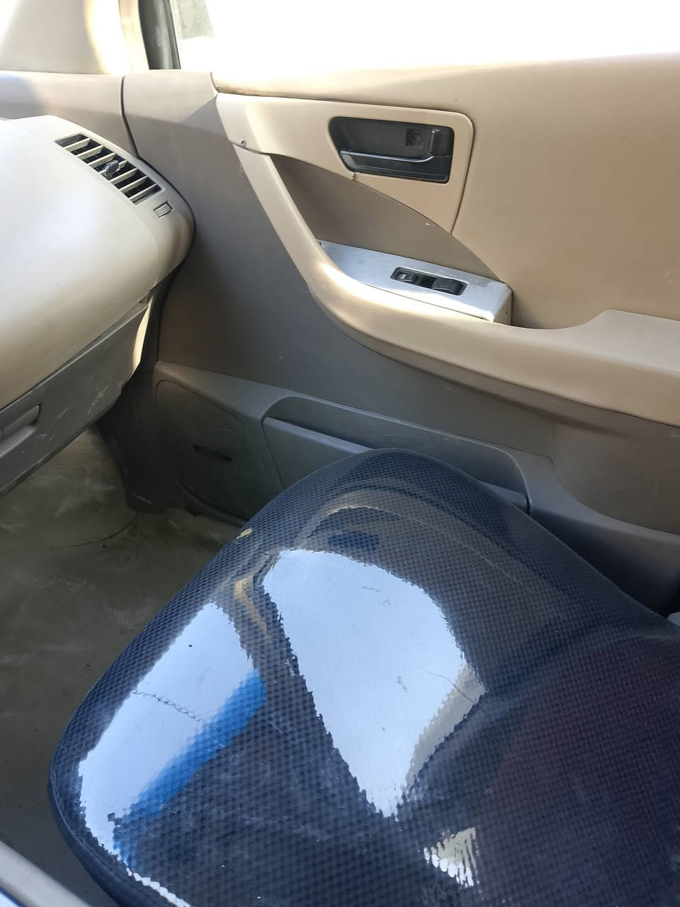 السلام عليكم عندي نيسان مارونو موديل 2005البيع كير مكينة خير من الله اوتماتيك فور ويل خليجي كشنات كهربائي جلد فتحة سقف بيهة مكفولة كفالة الصبغ بس عدة هاية بل بجم اوبل جاملغ جهة السائل ماصابغة بيهة نقوصات بصيطة هذى رقمي ***********سعر 60بيهة مجال بصيط مكاني بغداد هية رقم بغداد بسمي انكليزي
