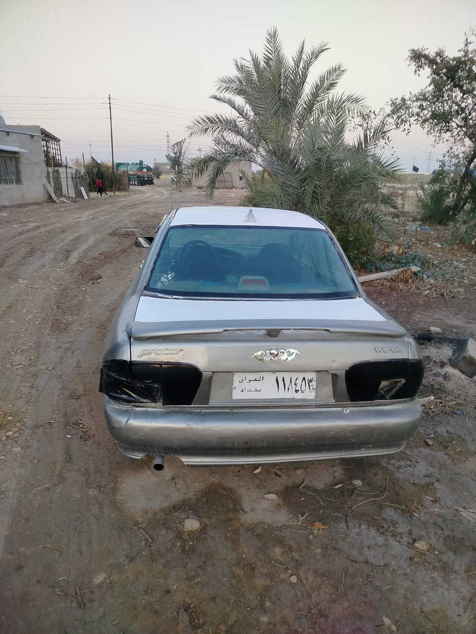 كوم حديد رقم بغداد صدامي ما اندل راعيها كالو بالورديه بغداد شغاله كلشي ما بيها واسط العزيزية السعر 12 ورقه 
***********
