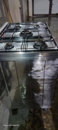 عندي مجمدة شغالة فقط التجميد من الاعلى وطباخ شبه جديد و بايسكل حجم ٢٨ ...