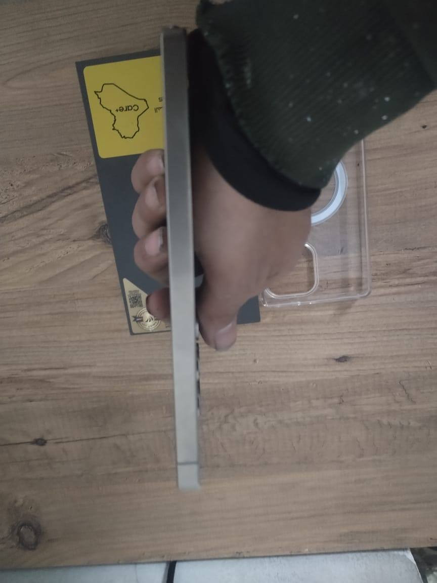 السلام عليكم للبيع s25 الترا مستخدم سبوع شخط واحد مابي للبيع مستعجل عل بيعه 
مكاني الدورة ويوجد توصيل  السعر مليون ١١٧٥
***********
