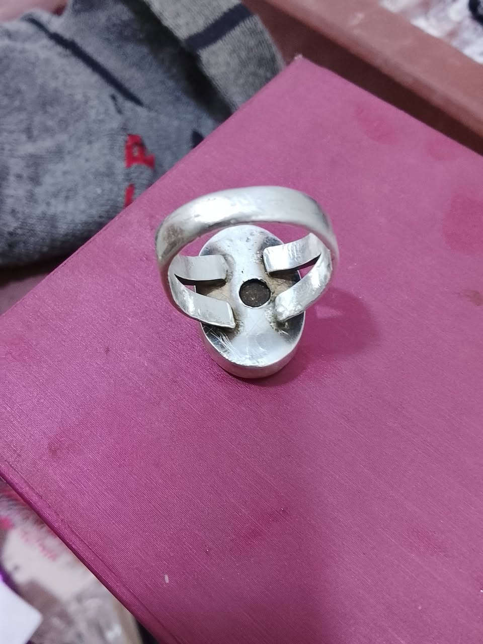 للبيع حجر فيروز نيشابوري حجر ايراني أصلي وصياغه عراقي فضه 925
رقم***********
