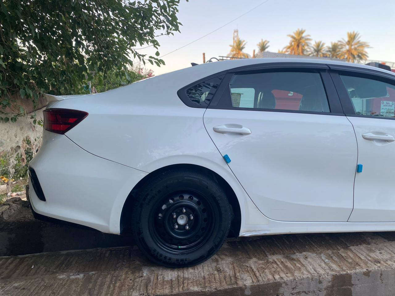 السلام عليكم كيا فورتي موليد2020 السيارة مال بيت  حادث بس بنيد  السيارة جديد تخم تاير مكينة كير   السيارة نظيفه
  السعر150  مكاني الحله رقم السياره بغداد انكليزي باسمي السيارة
***********
