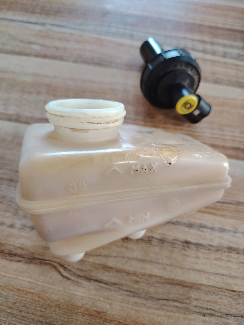 السلام عليكم
من رخصه الأدمن غراض رينو للبيع
شرط اصلي وعلى الفحص مكاني الديوانيه قضاء غماس للأتصال *********** أو المراسله
