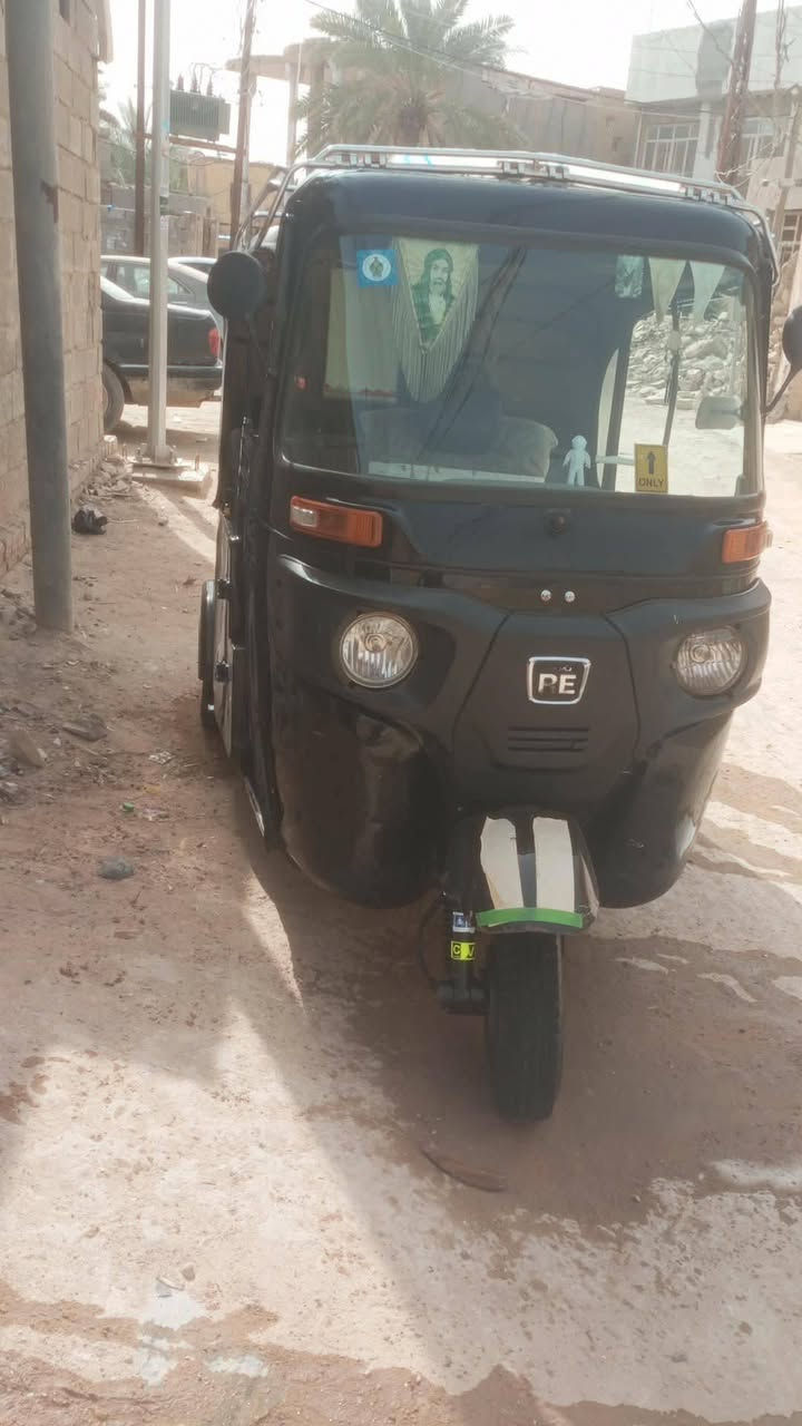 سلام عليكم حبايب تكتك للبيع موديل ٢٢صاعده هزه يعني مرقمه تكتك نضيفه عوزه تعمير خياسات سعر ٨٣٠٠وبيه مجال ***********
