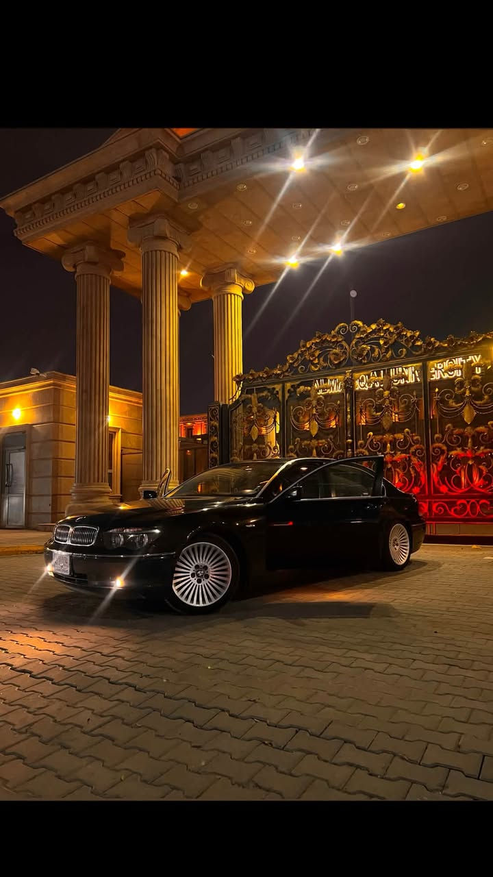 سلام عليكم
باخره 745Li V8 4500
موديل 2002
باب طويل 
لون اسود. 
رقم بصره تحويل ثاني يوم. 
5 بردات جنطه شفط 
بيبان السياره شفط. 
داخلية ستيرن تحكم كهرباء 
غرفتها داخل اسود كشنات جلد كهرباء وتبريد وتدفئة وميموري وخزن وضعيات. 
زراكات لايت امامي. 
تخم تاير جديد. 
حساسات امامي وخلفي. 
ولجنايه يعرفون مواصفات Li 
 مكان السياره بصره معقل. 
سعر السياره. 135$
رقم الهاتف. ***********
