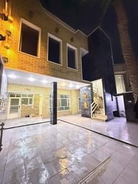 للبيع✅ 176م        20x8.80 🔶بناء مسلح نظيف جدا يحتوي على استقبال+صالة+...