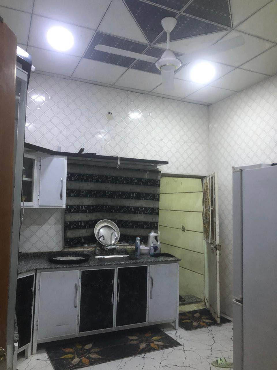 بيت للبيع مساحه 170 متر
طابقين بناء فرمستون 
الطابق الاول غرفه وصاله ومطبخ وديوان وكراج 
الطابق الثاني غرفتين وصحيات
العنوان ابو الخصيب عويسان
طابو زراعي عراقي 
السعر 145 للااستفسار *********** البصرة, العراق
