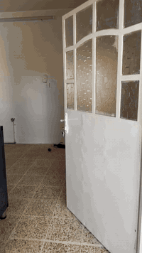 شقة للإيجار حي البريد  غرفتين وصالة ومطبخ كبير وبيتونة وحمام كبير جاهزة من كل شي مطبخ مع كاونترات جديدة  الايجار الشهري ٤٠٠  الف دينار عراقي مع دفع ضمان ايجار شهر مقدما للاستفسار الاتصال على الرقم ***********
