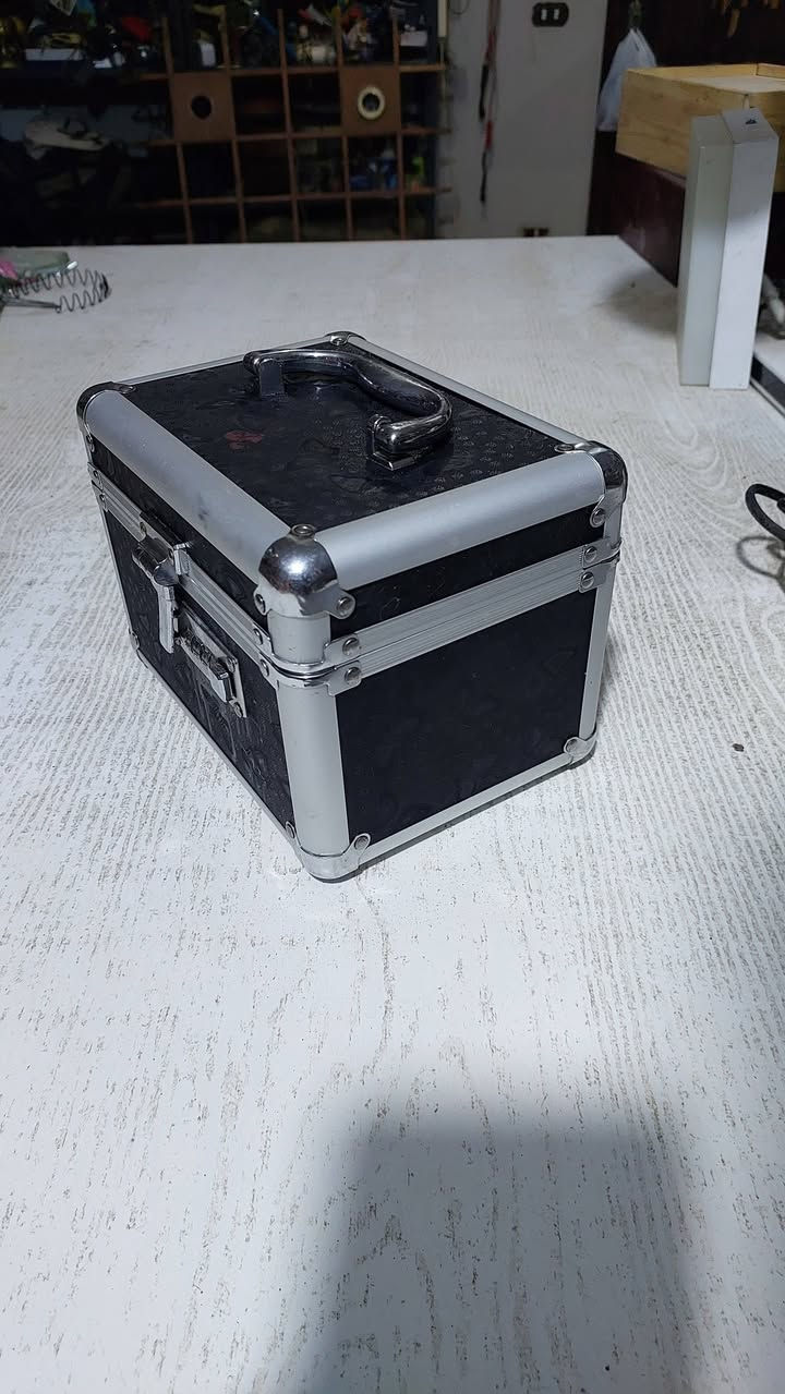 صندوق معدان بحالت الزيرو نظيف جدا عاوز فرش قماش من الداخل لعرض سعر


**إذا كنت صاحب هذا الإعلان وتريد حذفه لأي سبب، رجاءا أرسل رسالة إلى الدعم الفني**