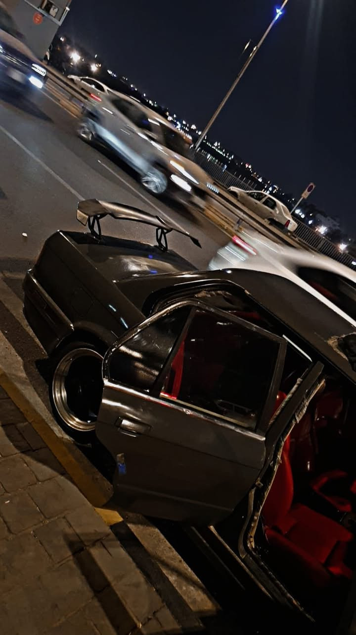 السلام عليكم بي ام زعره مديل ١٩٩٠
لون اسمنتي 
مكينه صقر ٢٨ 
كير جاترك 
غرفه ام 
ويل تو سايز 
رقم ديالى 
السياره يرادلها ترتيب
مصفرة غرامات 
تحويل ثاني يوم 
بيع او مراوس حسب اللقناعه 
مكاني بغداد الحسينيه 
سنويه لل 26 بس بعده ما صاقطه 
سعر 30 وبيهه مجال او مراوس حسب القناعة
الرقم *********** ما متواجد عل فيس خابرني و تدلل
