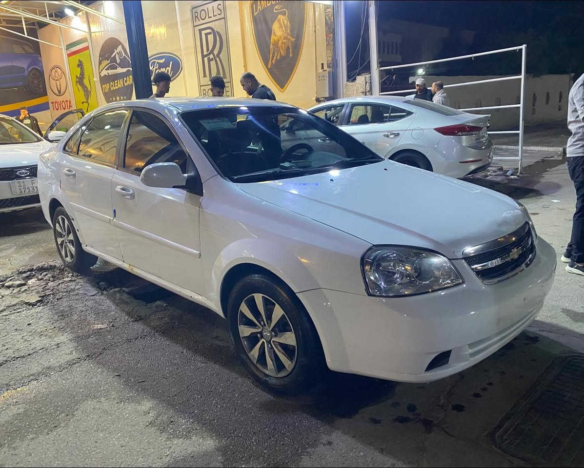 اوبترا 2013
رقم بغداد انكليزي 
مكينة كير كهربائيات كفالة 
تبريد جديد ثلج
شاشة وكامرة 
 بيها تبديل 3 قطع جاملغ ايمن وبابتين الوراها 
سعر78$ وبيها مجال للشراي 
الموقع بغداد حي العدل
***********
