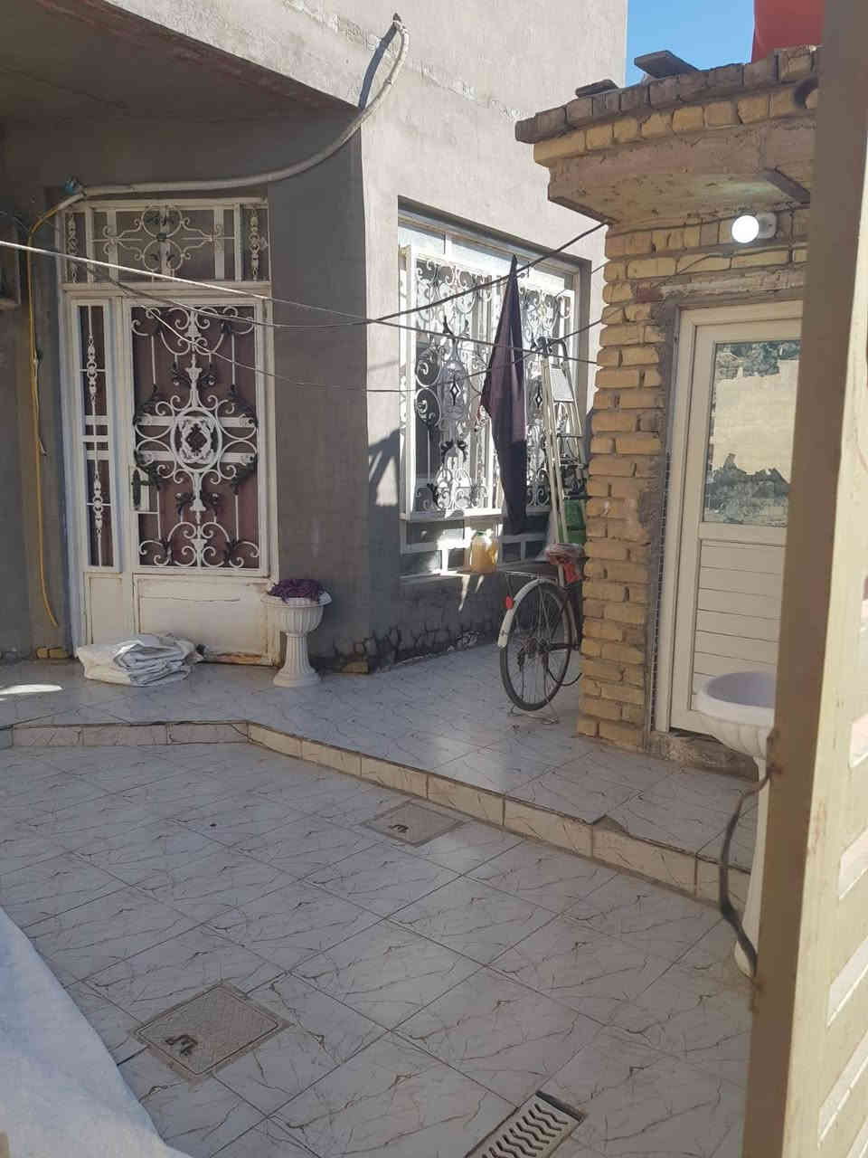 بيت للبيع في الحي العسكري قرب سيد أحمد والساحات نظيف مساحة ١٥٠ متر
للاستفسار الاتصال على
***********
***********
