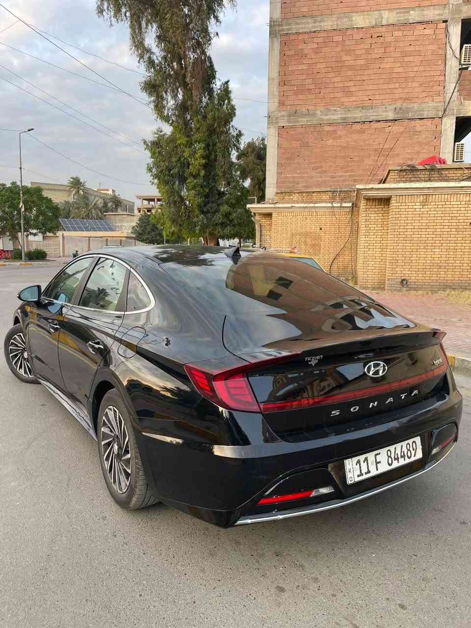 سوناتا للبيع مديل ٢٠٢٣
ماشيه ١٨٠٠٠ ميل حادثه قطعتين او امبدلات نفس الون بدون صبغ السياره فول من عدى الفتحه 
مكاني بغداد العطيفيه السعر ١٦٠$
***********
