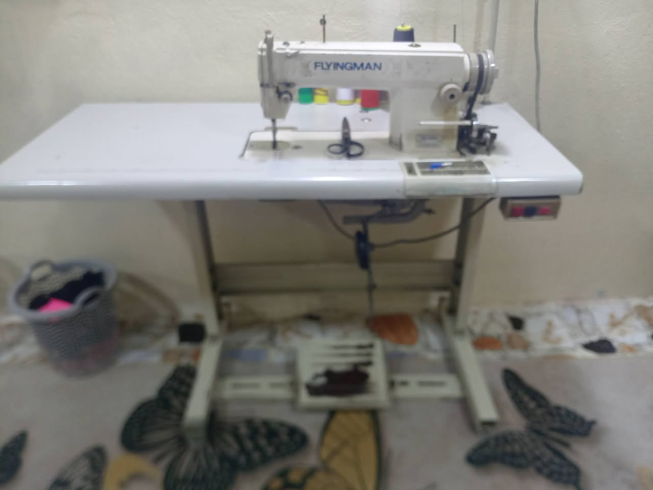 سلام عليكم مكينه خياطه FLYINGMAN مستعمله السعر 125الف وبيها مجال اتصال على هذا الرقم *********** ويوجد واتس اب
