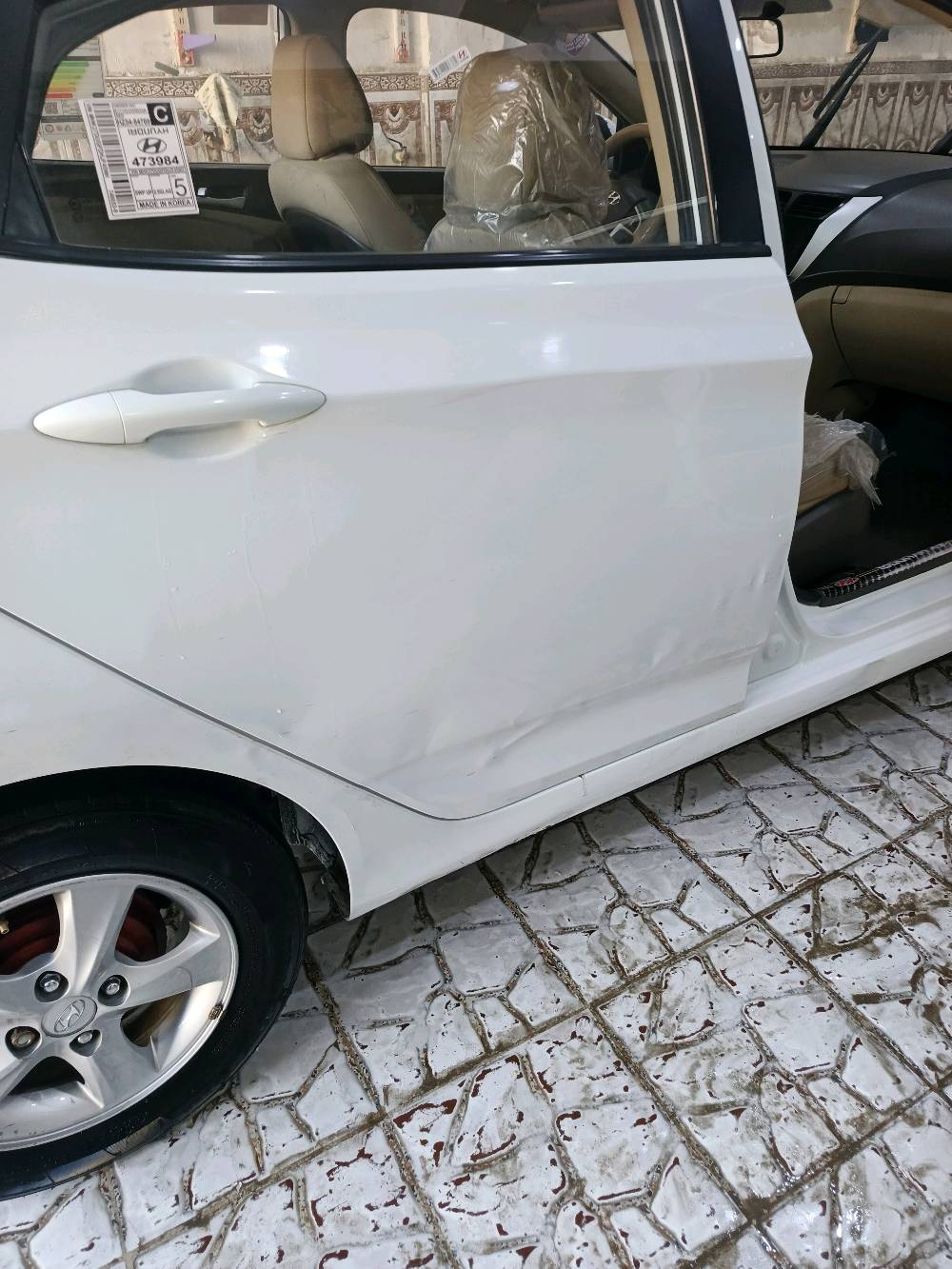 السلام عليكم اكسنت ذي قار موديل2013 مكفولة كفالة عامه عدا طخه بل باب مامصلحها ماشيه 74 الف السيارة جديدة كلش استخدام شخصي مكانها الحبوبي شارع الإخلاص  ***********