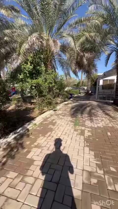 السلام عليكم يوجد مزرعة للايجار اليومي بغداد الراشديه ***********
