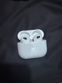 ايربود جيل ثالث. للبيع.   رايدة 100 السماعة نضيفة صارلي شهر او نص من م...