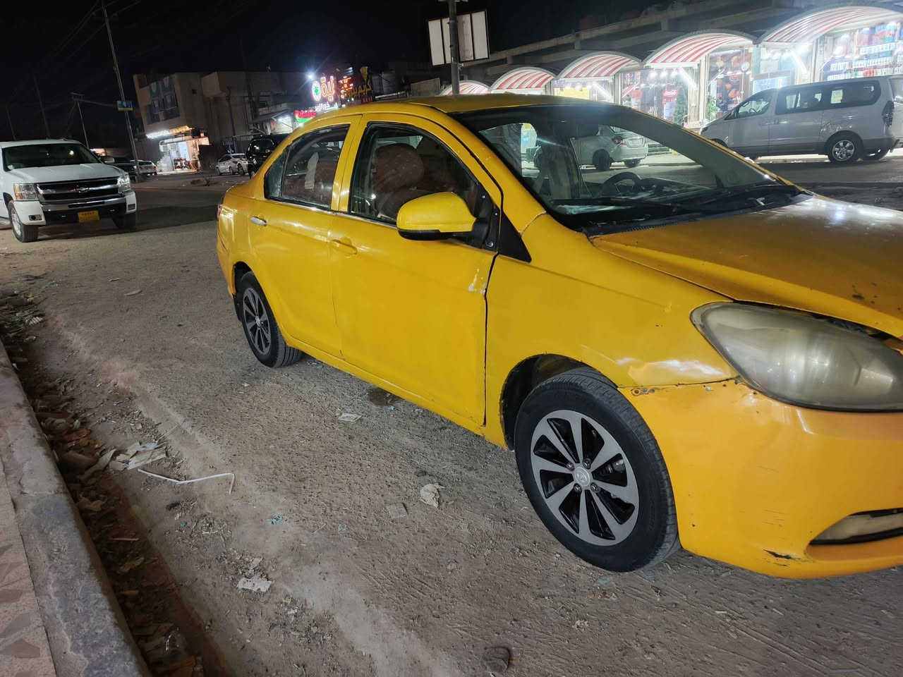 كريت ول للبيع سياره جاهزه وحلوه مكينه وكير كفاله رقم انكليزي هئيه وغرمات مصفره كهربائيّة كلها شغاله حساسات كلها شغاله راعي موجود كبل لشرعي السعر 27وبيها مجال العنوان خور الزبير الرقم*********** متواجد وتساب وع الخط الزبير, البصرة
