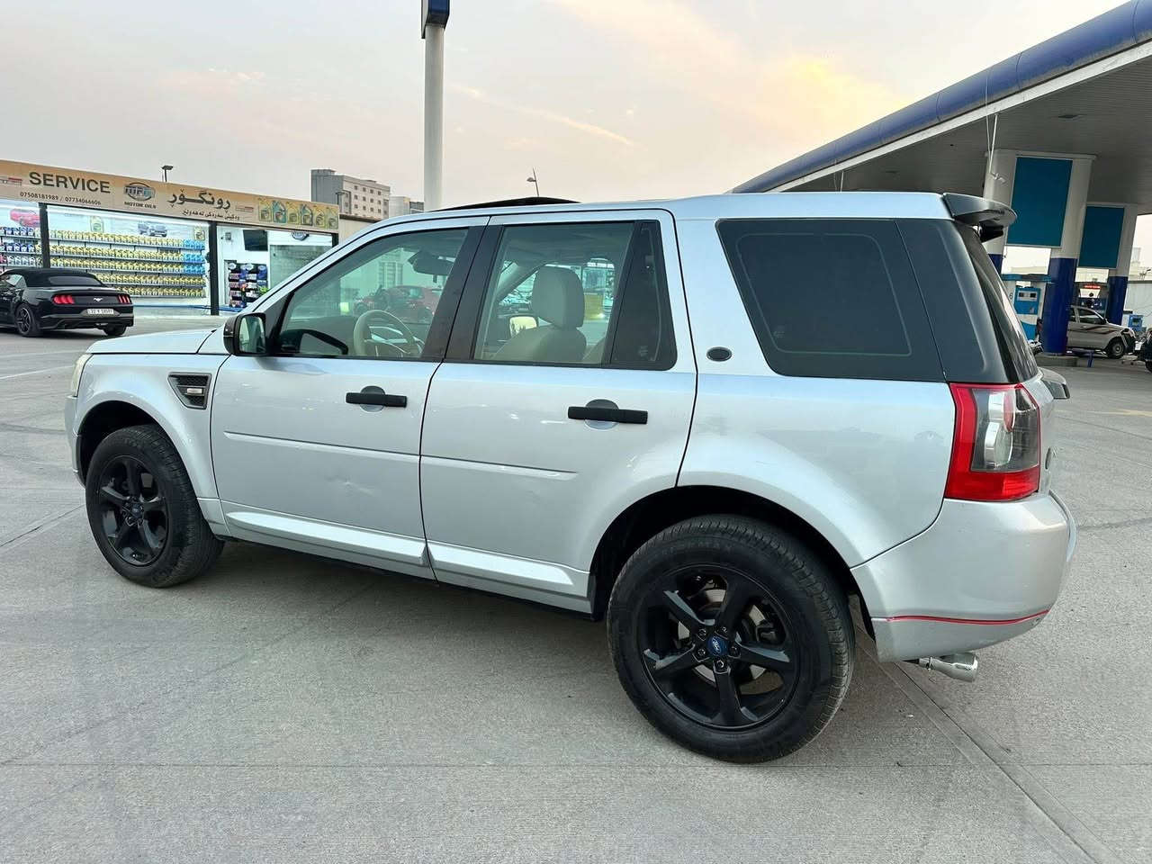 السلام عليكم للبيع لاندروفر LR2 موديل 2010  فول مواصفات بدون صبغ وحادث شركة سردار السعر 95  وبيها مجال مكان السيارة اربيل  *********** أربيل, العراق
