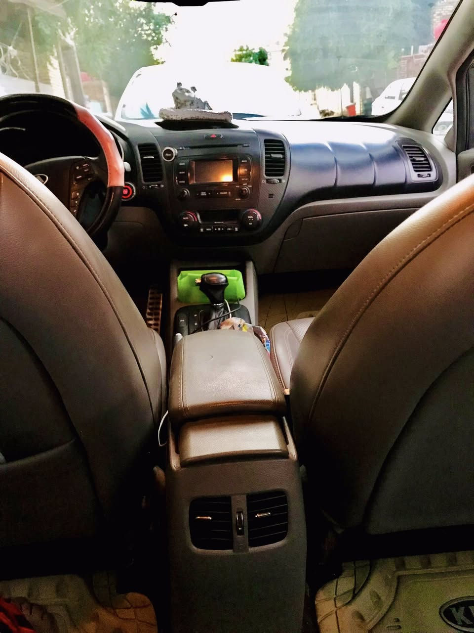 السلام عليكم للبيع سياره سيراتو موديل 2015 السياره فول مواصفات واحد على واحد بيها قطعتين الباب مال الصدر والباب الخلف الصدر عارضها 130 ورقه وبيها مجال
رقمي
*********** بي واتساب
