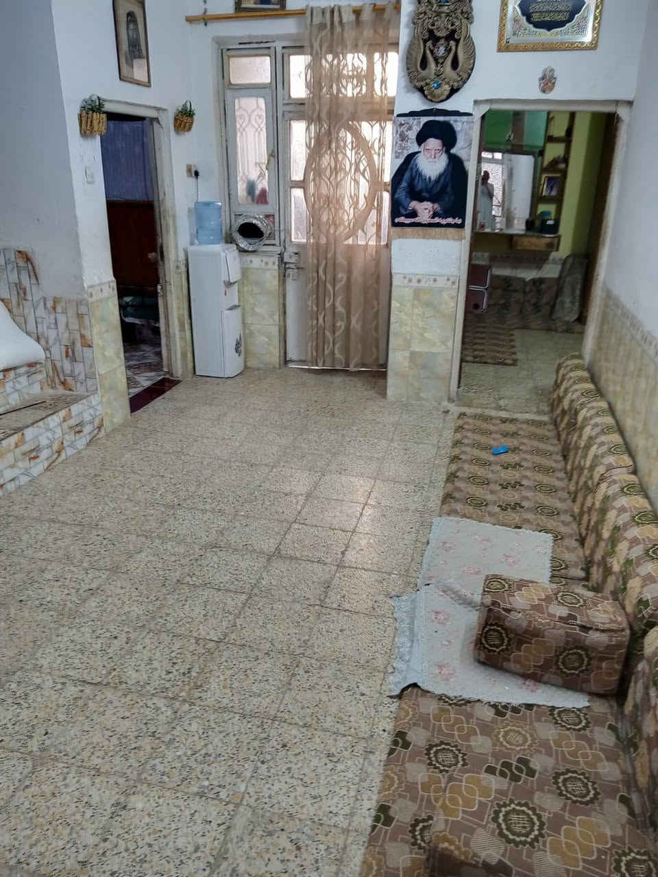 دار سكن للبيـــــــــع في نهاية حي المعلمين قرب مدرسة الرباط ١٨٠ متر ب٨٥ بناء نظيف
♦️♦️♦️♦️♦️♦️♦️♦️👇👇#طابو_صرف

دار سكن للبيـــــــــع في نهاية حي المعلمين 📍

قرب مدرسة الرباط📌

غرفتين وصاله ومطبخ وصحيات واستقبال 👏

 ١٨٠ متر طابو صرف 🫡

 #السعر_٨٥_وبية_مجال 👌👌

#اتصل***********

