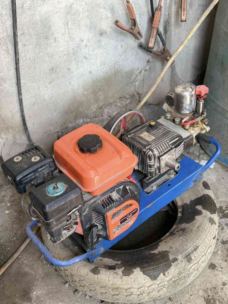 السلام عليكم
مكينه غسل سيارات جداً نضيفه مع مدكه تشحيم 

السعر المكينه الغسل 150 سعر المدكه25

مكاني حي اور 

رقم الهاتف ***********
