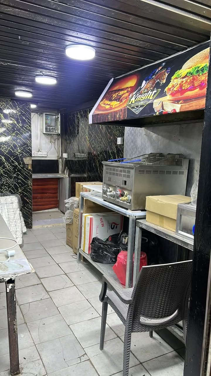 مطعم للبيع للاستفسار***********
