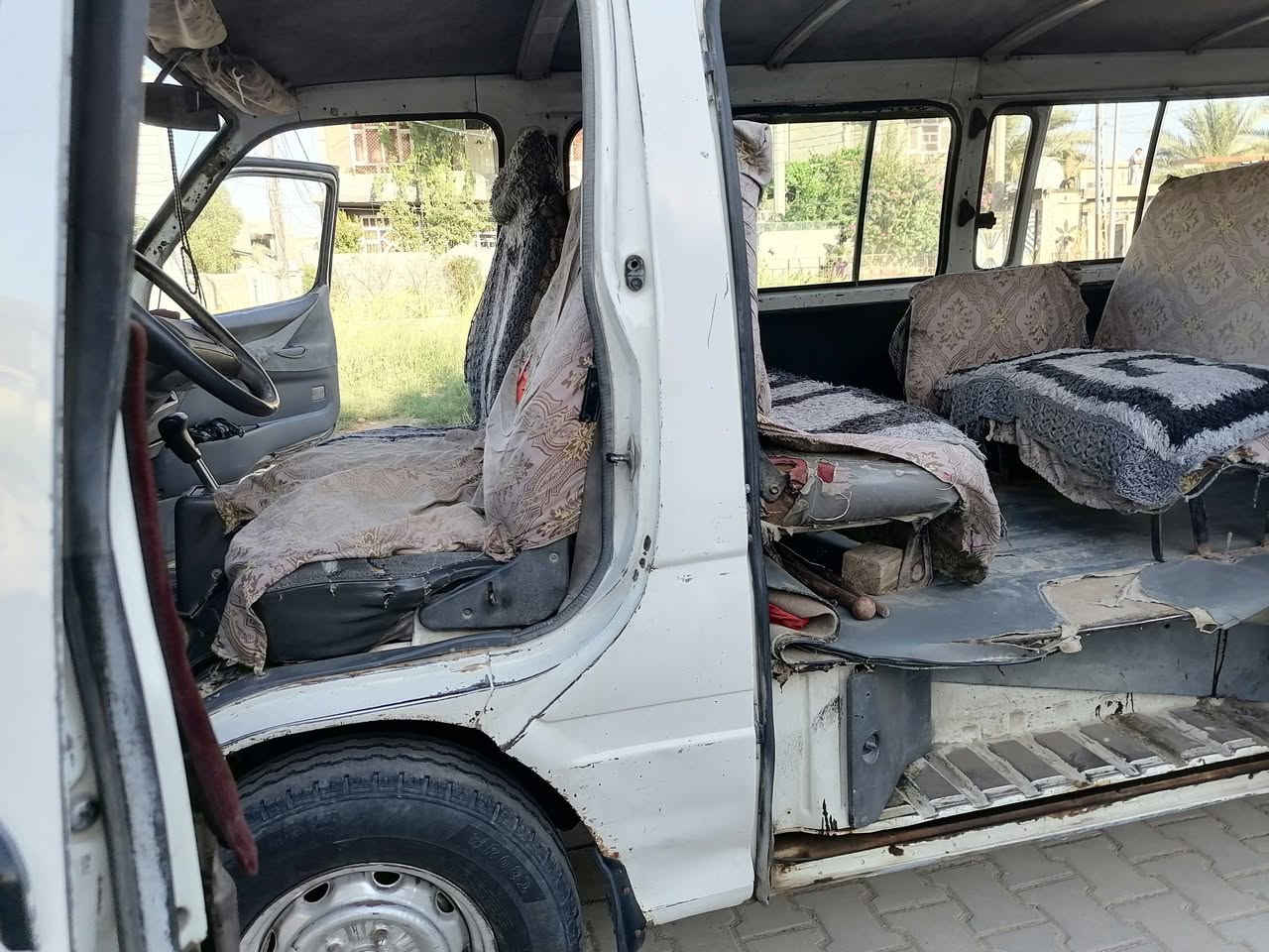 اسلام عليكم  هايسا لبيع موديل 93 رقم صلاح 
الدين احمر محرك ثري واي كابريتر كير او تماتيك
سنويه ساقطه 1919 لدي وكاله عامه صاحبها موجود
السعر 15 ورقه وبيها مجال الرقم الهاتف ***********
