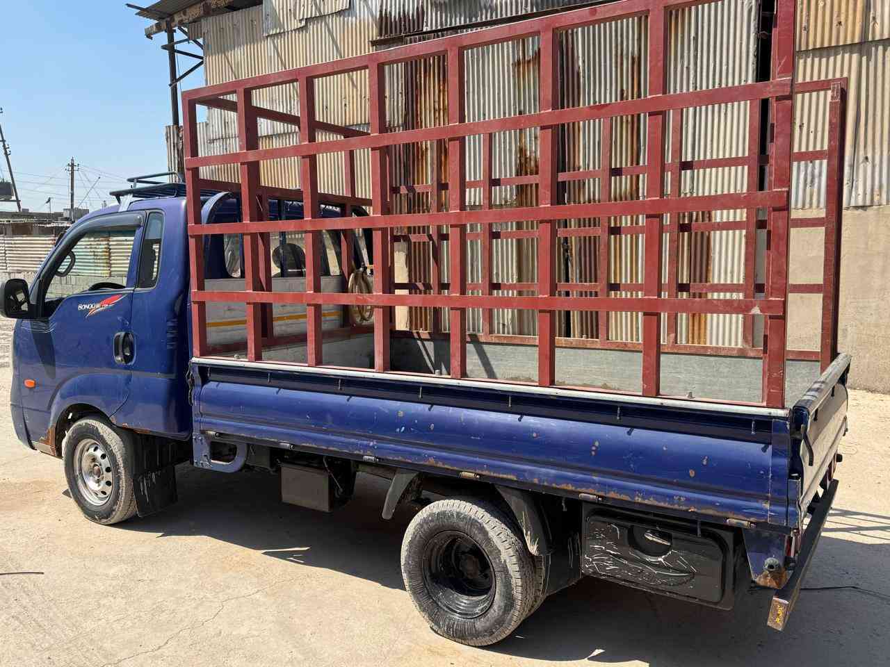 للبيع كيا مسكر موديل 2011 للستفسار الاتصال على رقم ***********
