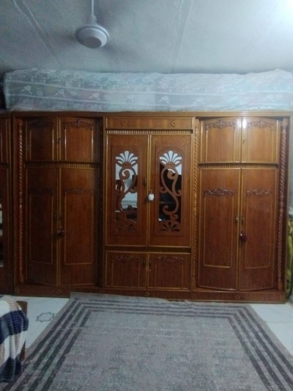 غرف اخشاب ام سته تزكام  للبيع العنوان الماجديه انا مكلف بالنشر الشراي اتصل على رقم ***********
