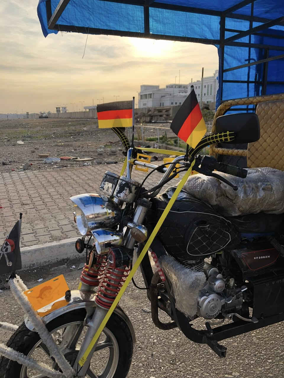 سلام عليكم ستوته للبيع موديل 21فحل عالي فول محرك 25 بل جيس كير بوكس اكسن كلها جديد شاد منفيس اوراق كامل طيرات جدد كهربيات من طول ل طول كلها شغال نشرات ويه جنج مدوشمه كامل كل عيب مابي ركبه لا لحيم لا فطر سعره مناسب مليون و 200وبيها مجال قليل رقم موبايل مكاني كركوك

‭0787 763 7458‬
