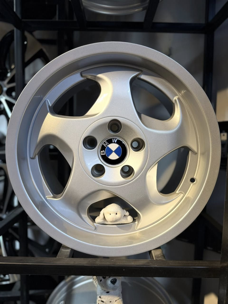 للبيع ويلات BMW M5 قياس 17 تو سايز، جديد طك كرتون 🔥
💰 السعر: 310$ وقابل للنقاش بالمعقول.

📍 المكان: بغداد – حي العامل، شارع 7 نيسان.

📦 متوفر توصيل لكل المحافظات.

📞 للتواصل واتساب: ***********
