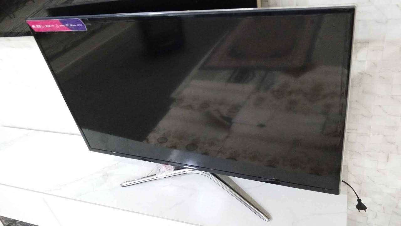 تيفي شاشة 40 س سامسونگي ماليزي زؤر پاك و بيعةيبة و كؤنترؤلي ماوس و شوين هةولير بنةسلاوة سعري 175 هزار  *********** أربيل, العراق
