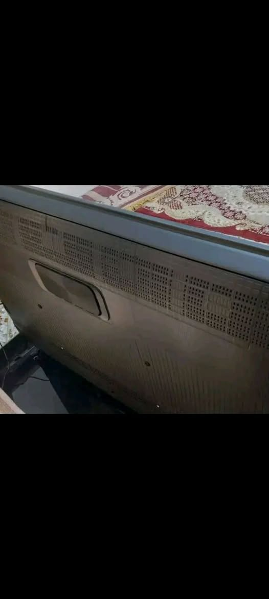 شاشه هايسنس U7Q 2025 الي هيه أحدث موديل ب U7 وأفضل موديل شاشه mini led حجم55 شاشه فول من جميع النواحي الشاشه نضيفه جدا مستخدمه شيء قليل وضمانه ما خلصان رايده ب (700) الف مكاني(بغداد الأمين الثانية) رقمي *********** وبي واتساب
