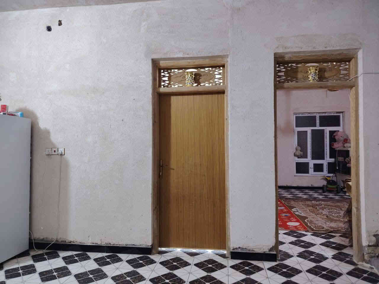 السلام عليكم
  دار للبيع مكان مميز جدا 
طابو زراعي سند ٢٥
نوع البناء طابوق السقف عكاده
العنوان / /بابل المدحتية المعاره طريق الزوار شارع سيد سهيل الثاني 
المساحة//٢٣٠متر
الواجه ٨متر
خدمات كامله من ماء وكهرباء التبليط قريب جداً 
السعر/٦٣وبي مجال
تفاصيل البيت طابق واحد 
استقبال 
صاله 
عدد٢
مطبخ 
منور خلفي طارمه
مجمع صحيات داخليه وخارجيه
طارمه
السطح كامل فرشي
تحويل البيت ثاني يوم بعد الشراء 
بناء حديث 
عرض الشارع ٨متر
للاستفسار
مراجعة  مكتب دلالية وائل الهندي 
***********ابو علي
***********وائل الهندي
مكتب دلالية وائل الهندي بابل المدحتيه الحمزه الغربي ع شارع 60 قرب سلوان ابو الكاشي مقابيل فرع علي قماره
