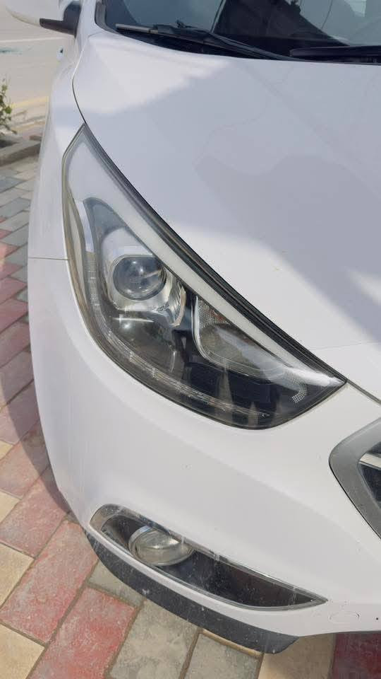 السلام عليكم 
توسان خليجي  موديل 14 شكل 15    مكفوله كفاله عامه من صبغ وحادث محرك 2400   دوش ماشيه 82 كليو متر 
رقم انكليزي بأسمي رقم الهاتف ***********
