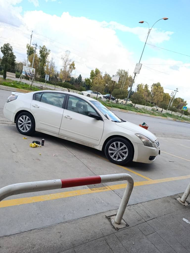 نیسان التیما 
توماتیك 
بصمة
تبريد 
هزه وسنوي ورەقەم نوێ
بێ مەسروف بێ تەقە و ڕەقە
سەیارەکە خاوێنە و بێ کێشەیە خۆم تەعمیرم کردوە
*********** أربيل, العراق
