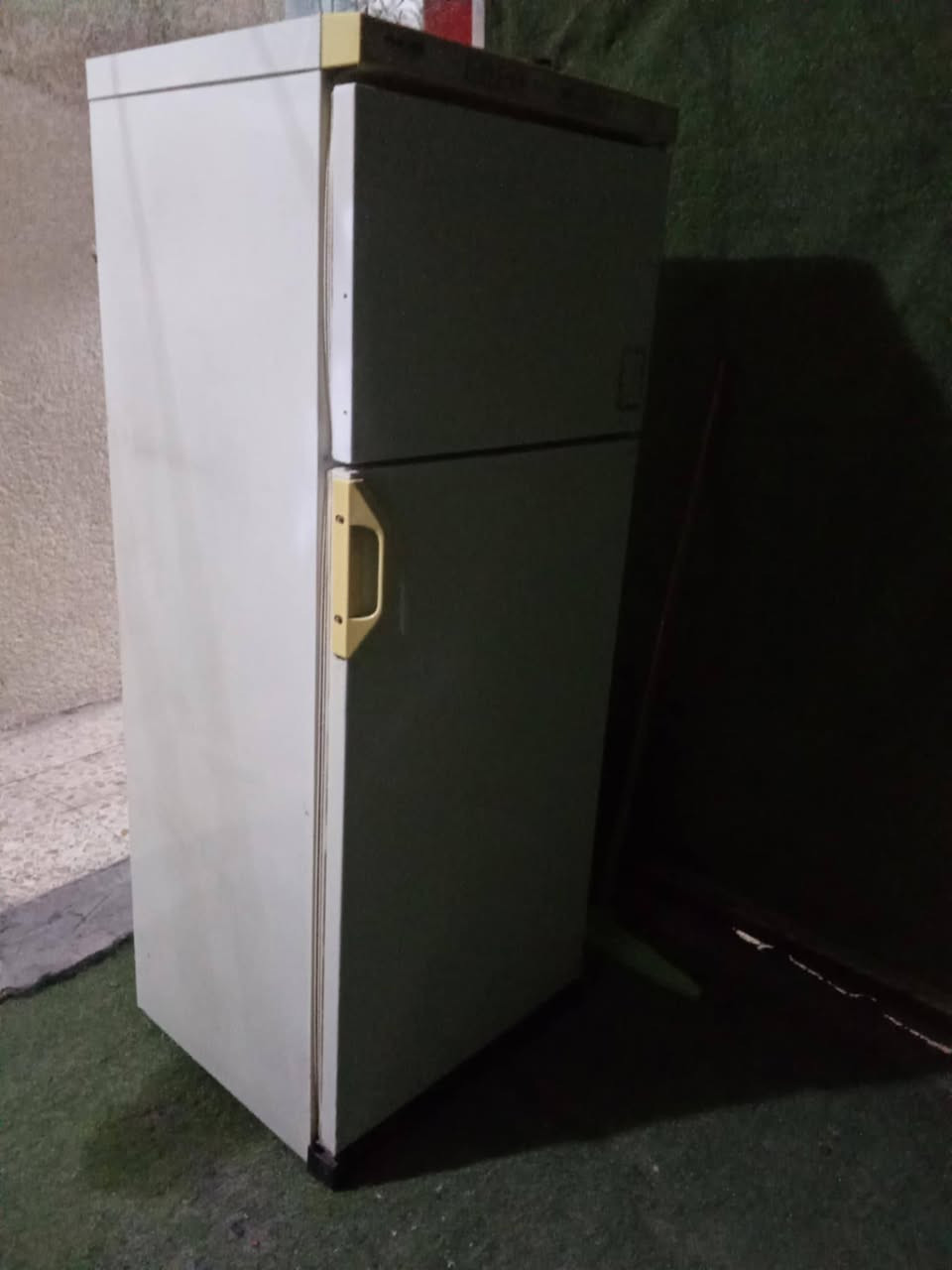 ثلاجه نضيفه شغاله عل فحص 
المكان بغداد الحريه 
السعر 125وبيها مجال


**إذا كنت صاحب هذا الإعلان وتريد حذفه لأي سبب، رجاءا أرسل رسالة إلى الدعم الفني**