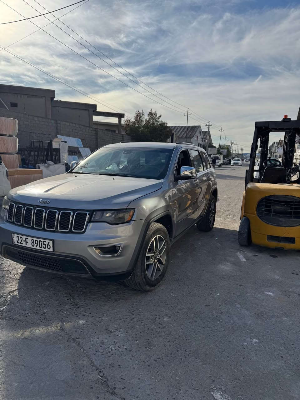 سلام عليكم اخوان 

JEEP GRAND CHEROKE  2021
٦ سلندر  LEMETID

مواصفات :
سقف فتحه سلايد
كشنات جلد
كشنات تدفئه
كشن خزن
شاشة كبير
رادار خلفي
كاميرا
تحديد سرعة
تحكمات ستيرن
تبريد مركزي
بعد مواصفات هيه معروف ليميتد
السياره ماشيه 128الف 
ملاحضة:
السيارة بيها 4 قطع صبغ 
جاملغ امامي سايق ، باب سايق ، باب خلفي جاملغ خلفي 
بشرت انتيك سياره بدون دواخل بدون ايرباك كل سليم
مكان اربيل

سعر ماله 240$
رقم تلفون : ***********
     *********** أربيل, العراق
