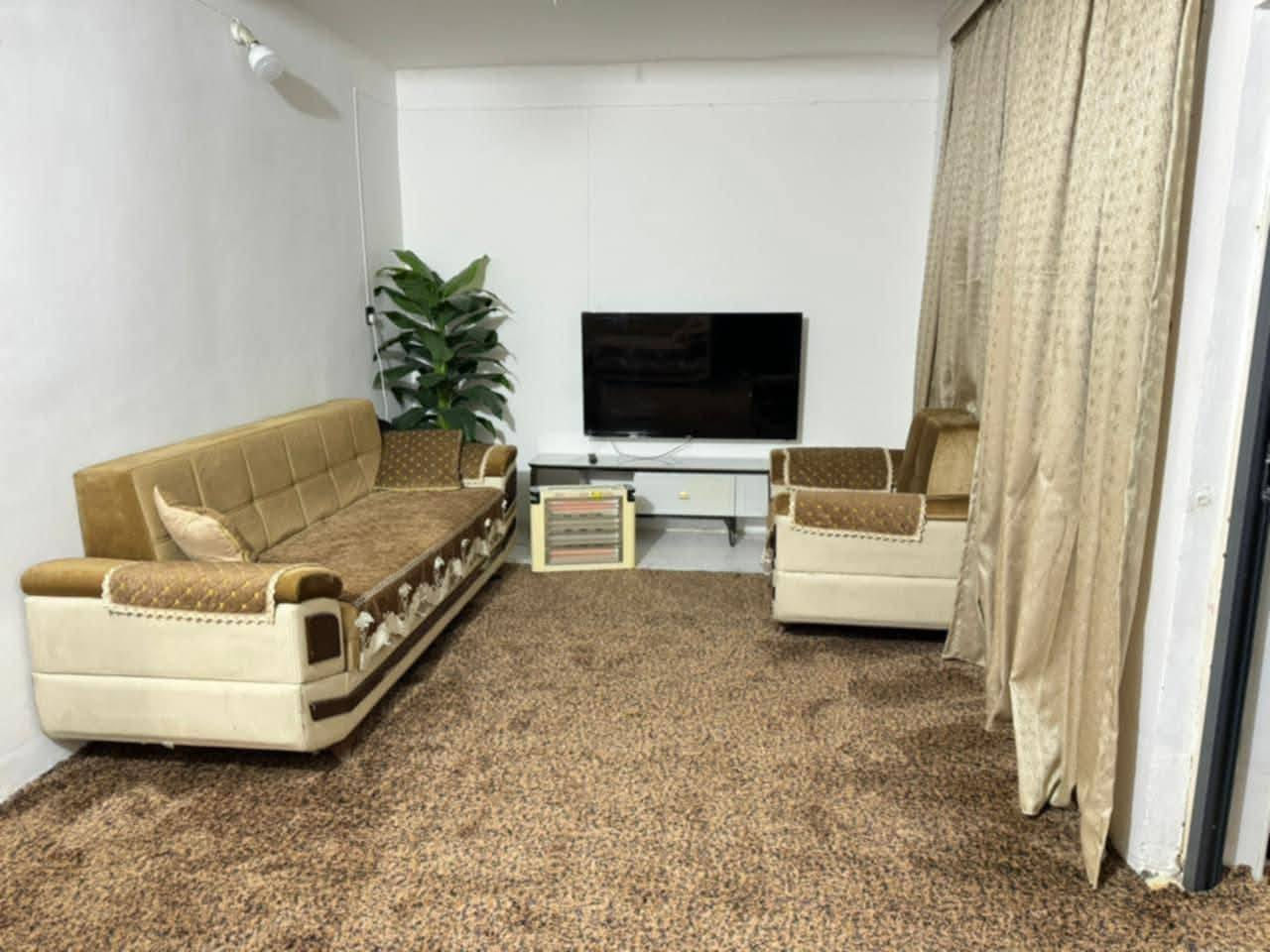 _بسم الله الرحمن الرحيم_
🏠منزل معروض للبيع طابوو صرف 

🧭في الاسكان القديم خلف محطة المجاري 

⛳ مساحته 135م وعرض الواجهه 12 متر

🏘️ غرف نوم عدد 3

💺صاله 

🧂مطبخ 

⛲ استقبال 

🚧خدمات صحيه (خارجيه وداخليه) 

السعر مناسب🚦 88 مع المجال

       ـــــــــــــــــــــــــــــــــــــــــــــــــــــــــــــــــــــــ

#للاستفسار 

📞 ***********

📲 علي الجبوري/ابو مهيمن
