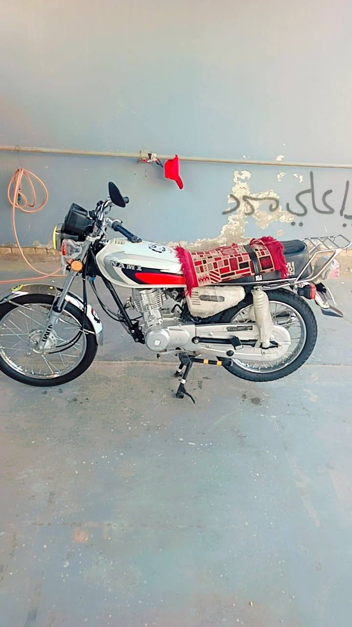 سلام عليكم نامة مديل 27 سكنر مستخدمة 3 اشهر فقط كفالة عامة سعرة 750 وبية مجال شراي اتصل وتدلل ***********
