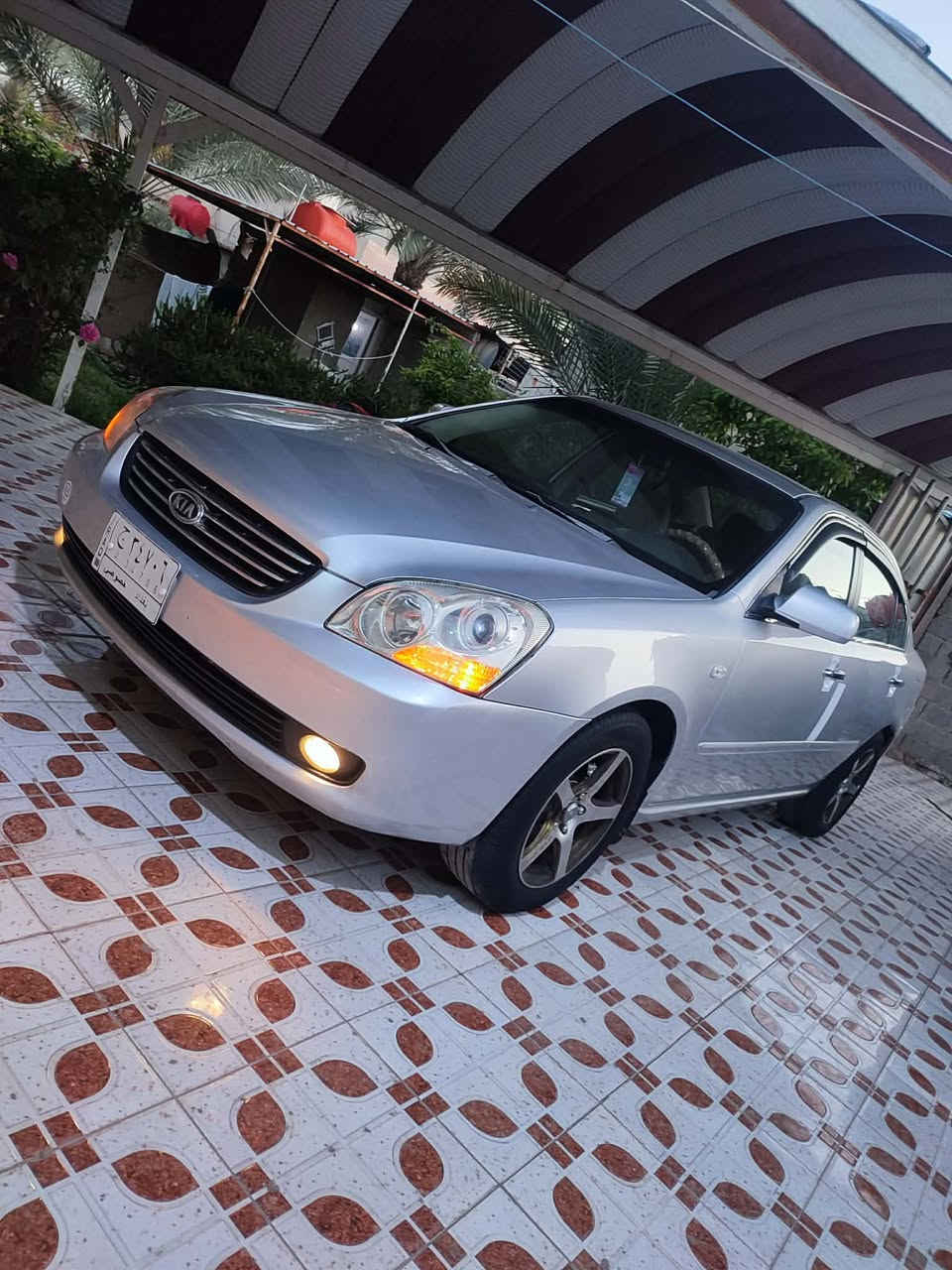 السلام عليكم ورحمة الله وبركاته
كيا أوبتيما موديل 2008 خليجي سياره جاهزه 

محرك كير حداديه جدد.       حجم المحرك (2000)

 تبريد ثلج تخم تاير جديده سياره كامله مابيها نقص 

صبغ احزام اثر شخوط وبيها ضربه بسيطه بالدور مال الجاملغ الخلفي 

رقم بغداد الماني سنويه مجدده مشروع وطني 

السعر 88 وبيها مجال 

للاستفسار الاتصال على الرقم التالي 

***********.
