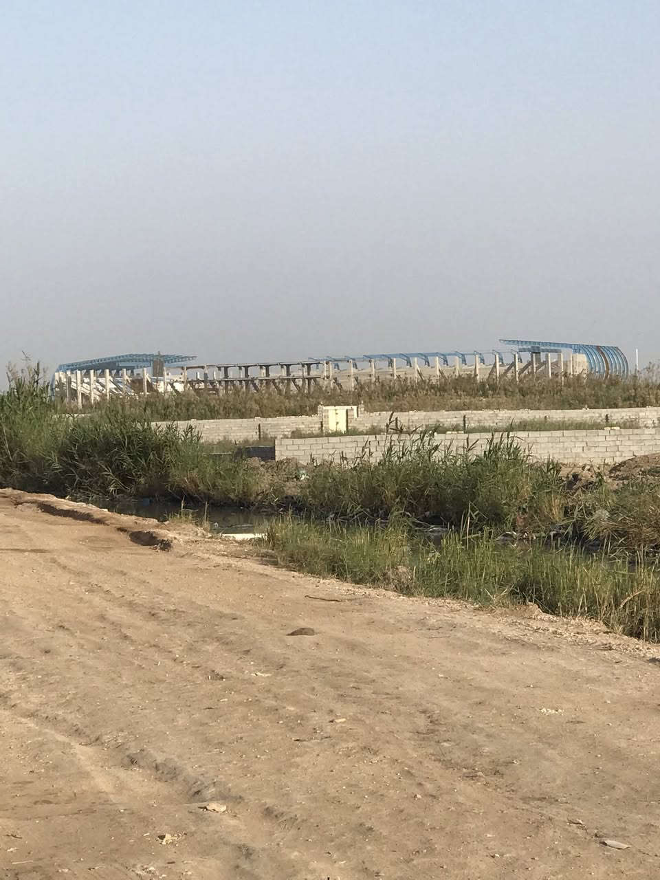 السلام عليكم قطعه مساحتها ١١٠ ركن عله شارع رئسي مربع
العنوان الحولي قرب حسينيت حامي شمال بل شارع الرئسي مال البزل الشارع الي يطلع عل ملعب الجديد الرئسي 
*********** بي وتساب
