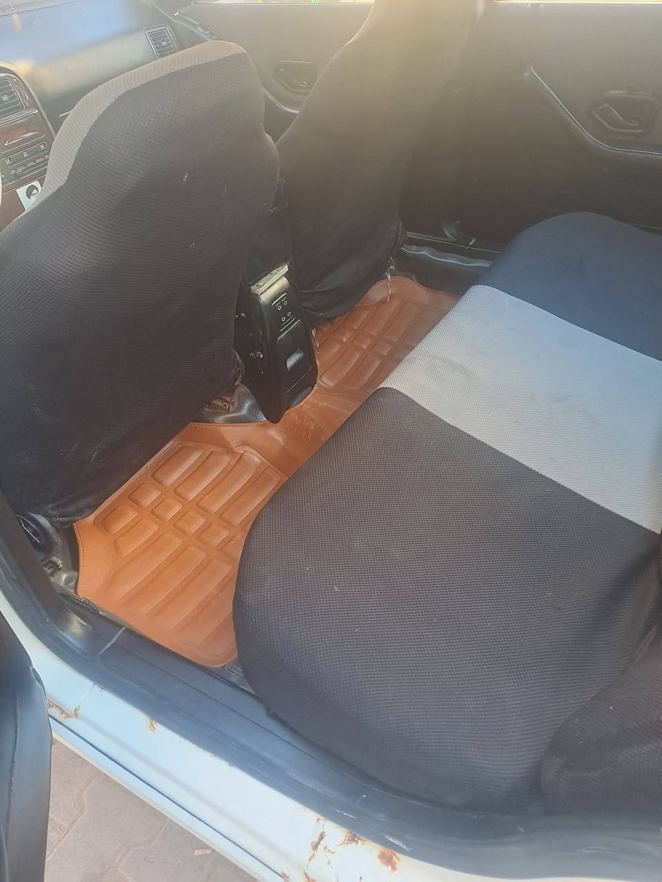 اسلام عليكم سياره بيجو بارص للبيع مديل ١١الرقم بصره محرك وكير وتبريد ثلج تخم تاير سياره جاهزه السعر ٣٦ وبيه مجال للشراي الرقم ***********
