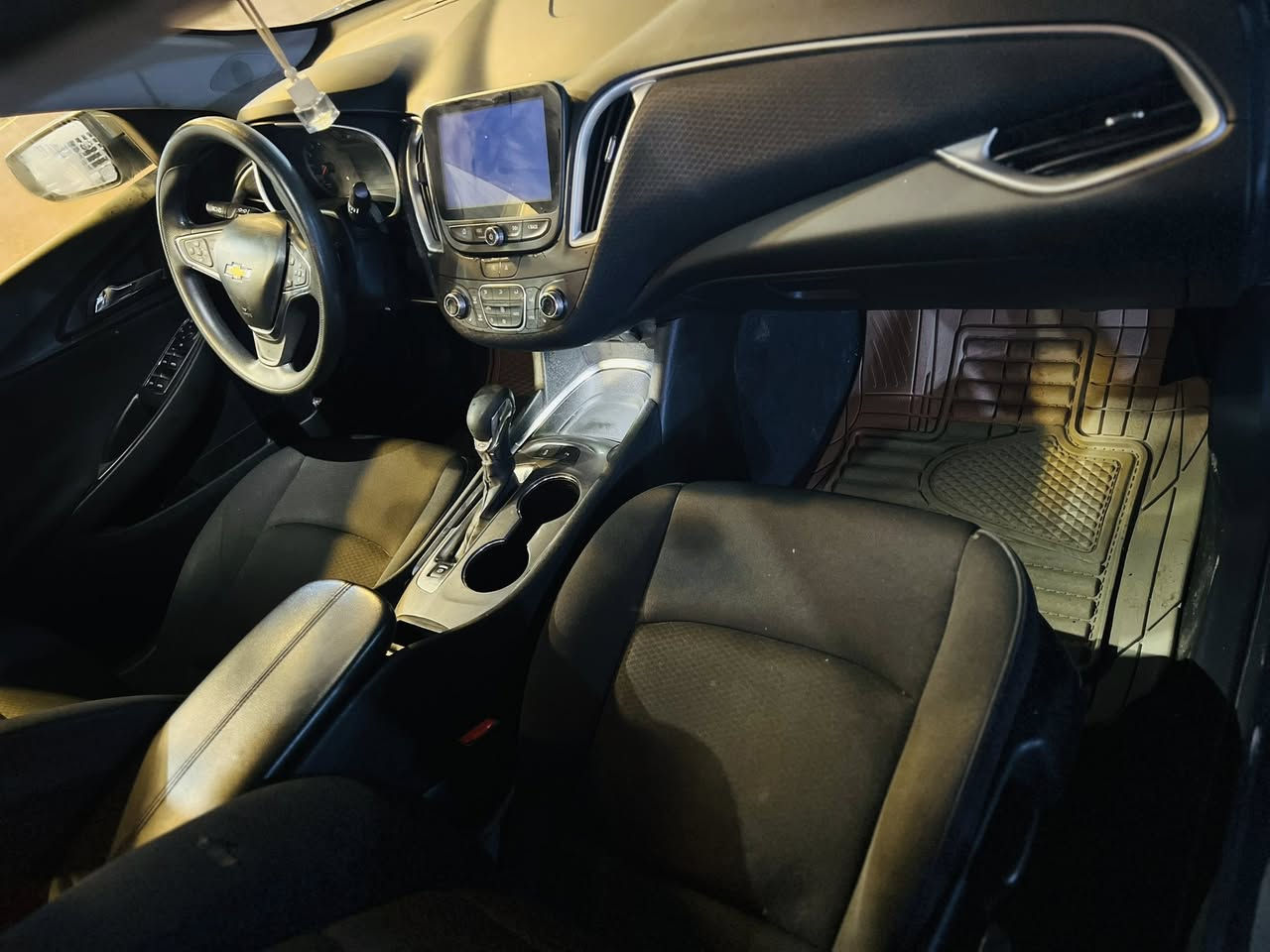 من رخصت الادمن السلام عليكم وينهم اليدورون حار او مكسب او رخيص يلا بويه (ماليبو )/2024/ أمريكي حادثها فقط تخريب جام تحديدن جامت الصدر بس السياره مكفولا كفاله عامه جديده السياره اكثر من ماتتوقع السياره مكانها حله شارع 80 الشركات الجديده سعرها بلاش (140 ) او بيها مجال بصيط حيل هاذا الرقم مامتواجد على النت (***********)🫡
