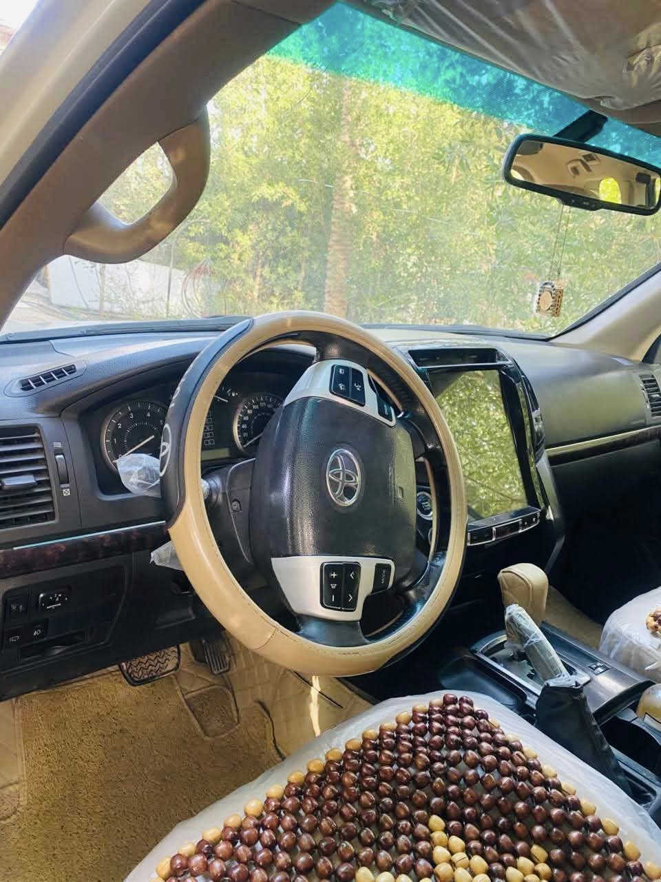 لاندكروزر 2010 بريم اصل 8 سلندر بية صبغ بين البابتين اثر شخط بدون دواخل وعلى الفحص
كير مكينة حدادية كلها مكفول
 رقم بغداد ماشية 160 وشرط الفحص 
تخم تاير جديد 
السيارة بأسمي تحويل مباشر بأسم المشتري 
مكان السيارة بابل 
اتصال فقط *********** 
السعر 297 بيها مجال بسيط
