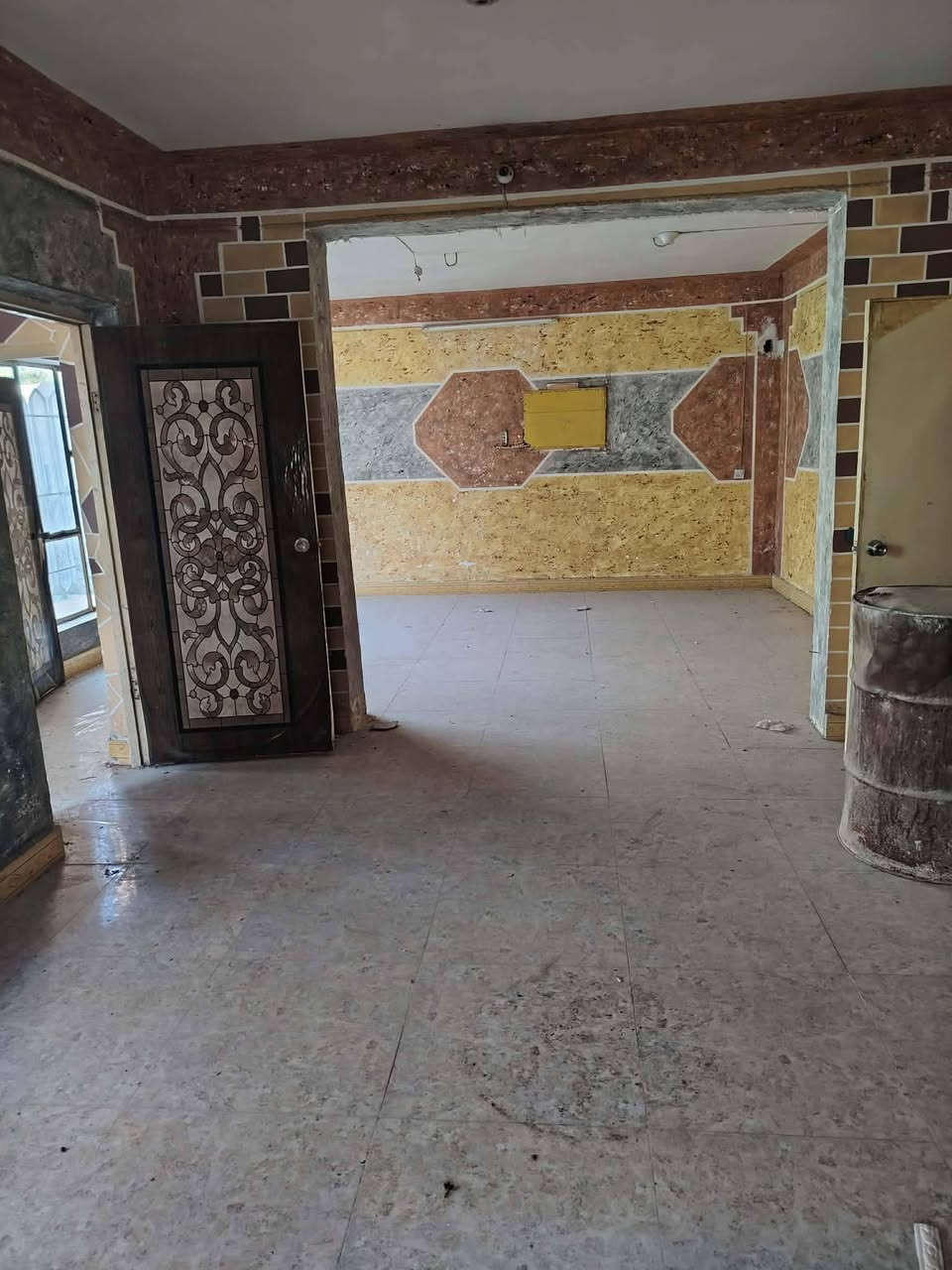 للبيع دار سكني مع مشتمل ركن من جهة السده الموقع الجمعيه شارع الذهب فرع الاستاذ نجم عبيد المساحة (٤٠٠)متر  للاستفسار مراجعة مكتب بصمة اعمار للعقار 
واسط ـ الزبيديه -مجاور اسواق بيت عزيز ذياب 
أو الاتصال
***********
***********
***********

