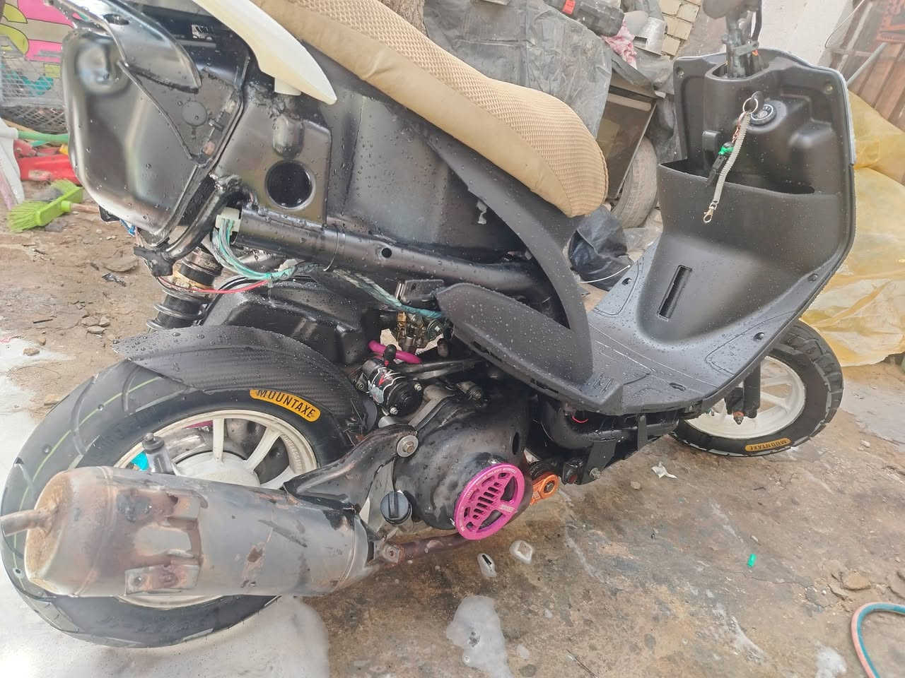 ٥٥ دراجه كلش قويه. ماشالله مكاني بغداد حي الجهاد. ٤٥٠  بيها كلجات رياضي شيال. دبل. شوت مال ٤ قطره اكسل  ستان  سبايدر. الله زوج تايرات جلاتين وبيها دوشمه مال اربعه هم انطكيها  الله يشهد متعوب عليها نكره سلف. ***********
