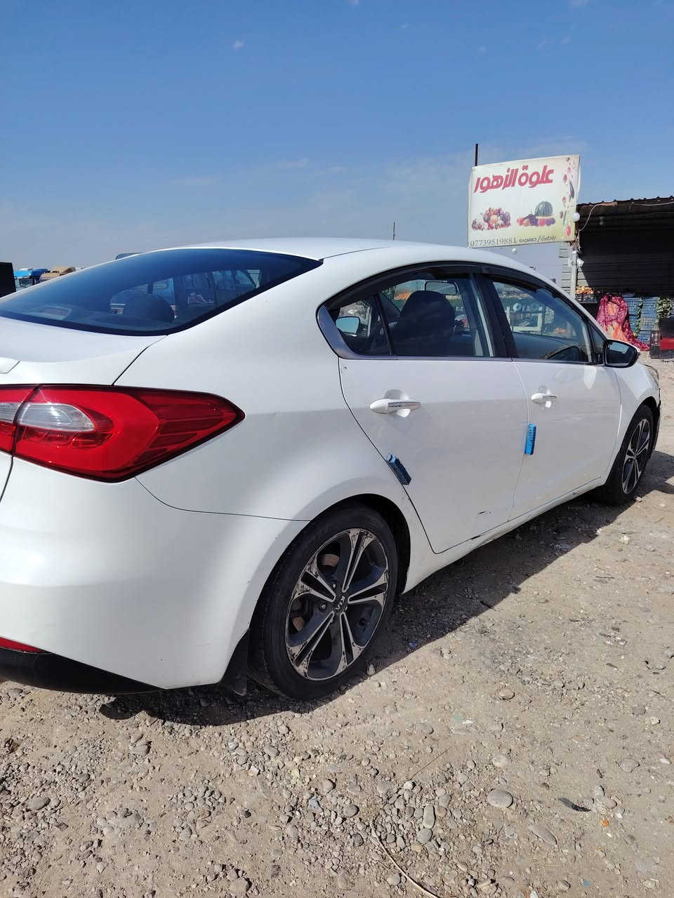 سلام عليكم سيراتو لون ابيض موديل 2016سيارة كامله موصفات عدا البصمة مكان سياره بغداد رقم سياره اربيل سنويه جديد رقم النكليزي هزه جديد  سياره مال جناي رقم الهاتف ***********
