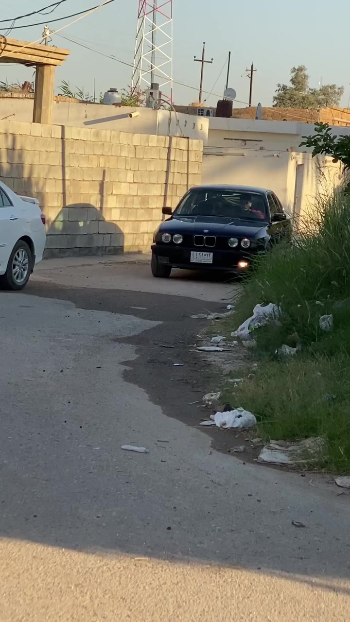 السلام عليكم 
525 اصل مسكر مديل 91 جاهزه من كلشي تبريد ثلج 
صدر امام خلفي جدد اكسل جديد محرك لاتبخير ولاتنقيص 
ملاحضه فقط تحول لا وكاله ولا مكاتبه السياره بالواقع احلى بهواي صبغ جديد مرتبه السياره السعر 45 
***********
